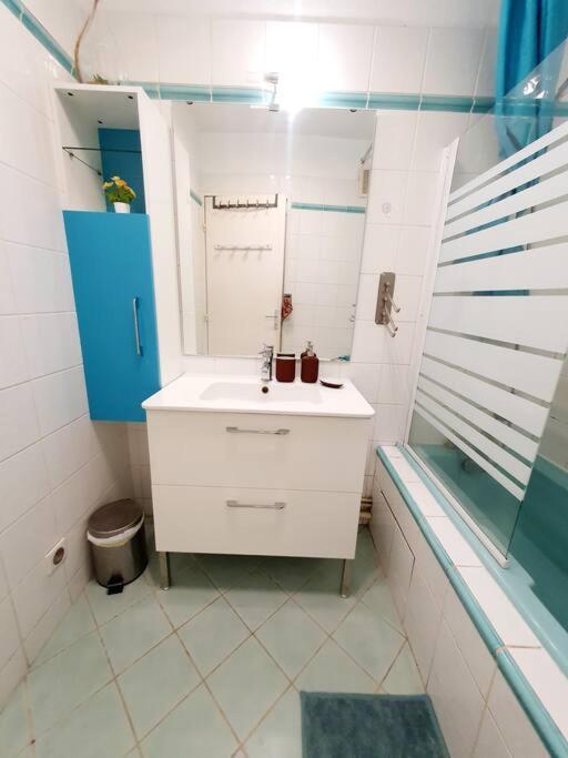 Appartement Avec 3 Chambres 80M2 Plein Sud Marignane Exterior foto